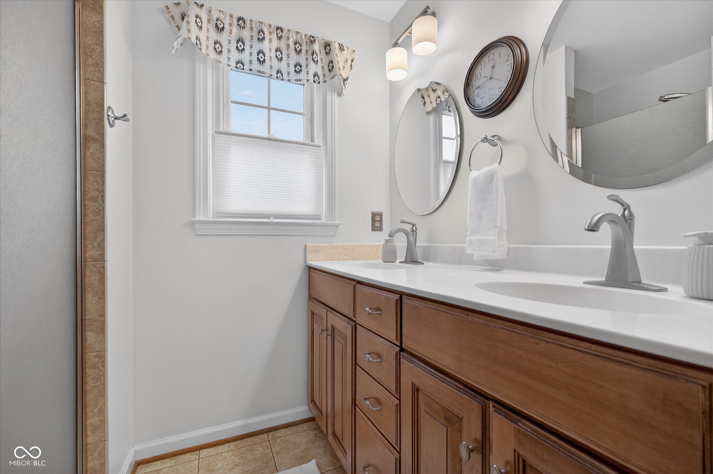 1948 Brewster Road Indianapolis, IN 46260 - Photo 32 of 48