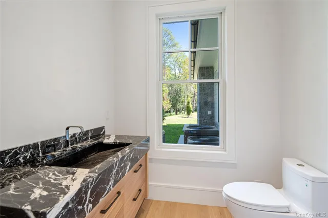 $8,499,000 | 8 Dogwood Hill, Glen Head, NY 11545