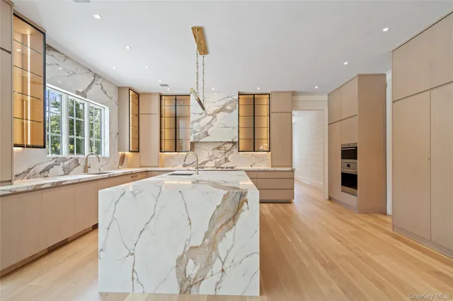 $8,499,000 | 8 Dogwood Hill, Glen Head, NY 11545