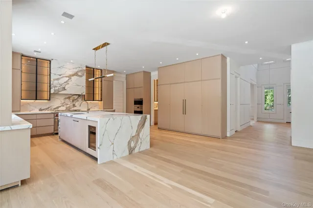 $8,499,000 | 8 Dogwood Hill, Glen Head, NY 11545