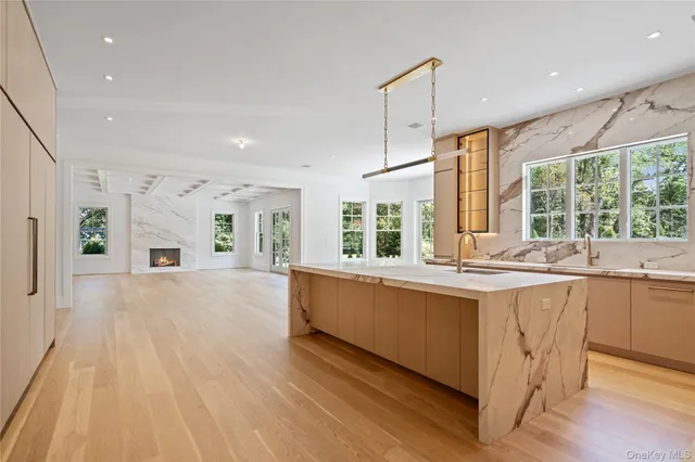 $8,499,000 | 8 Dogwood Hill, Glen Head, NY 11545