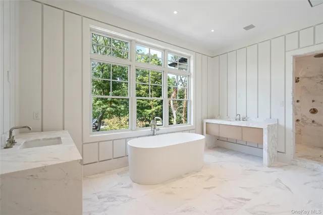 $8,499,000 | 8 Dogwood Hill, Glen Head, NY 11545