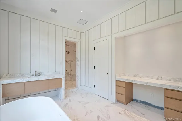 $8,499,000 | 8 Dogwood Hill, Glen Head, NY 11545