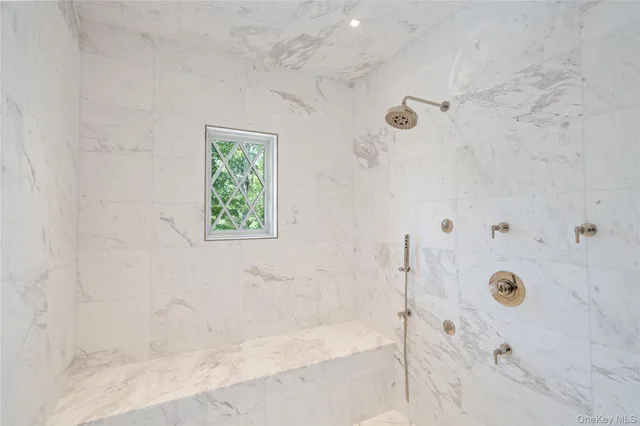 $8,499,000 | 8 Dogwood Hill, Glen Head, NY 11545