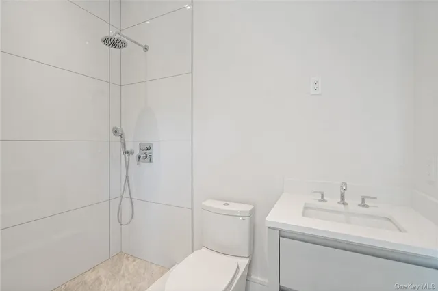 $8,499,000 | 8 Dogwood Hill, Glen Head, NY 11545