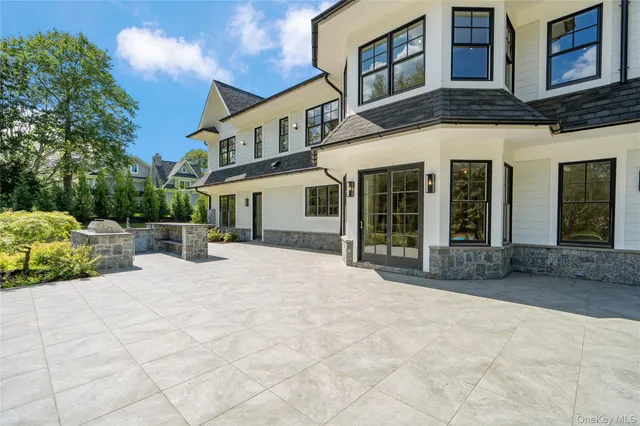 $8,499,000 | 8 Dogwood Hill, Glen Head, NY 11545