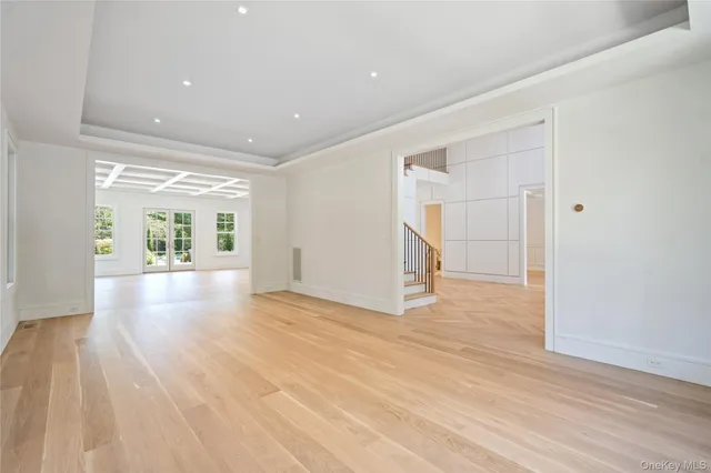 $8,499,000 | 8 Dogwood Hill, Glen Head, NY 11545