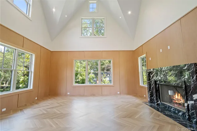 $8,499,000 | 8 Dogwood Hill, Glen Head, NY 11545