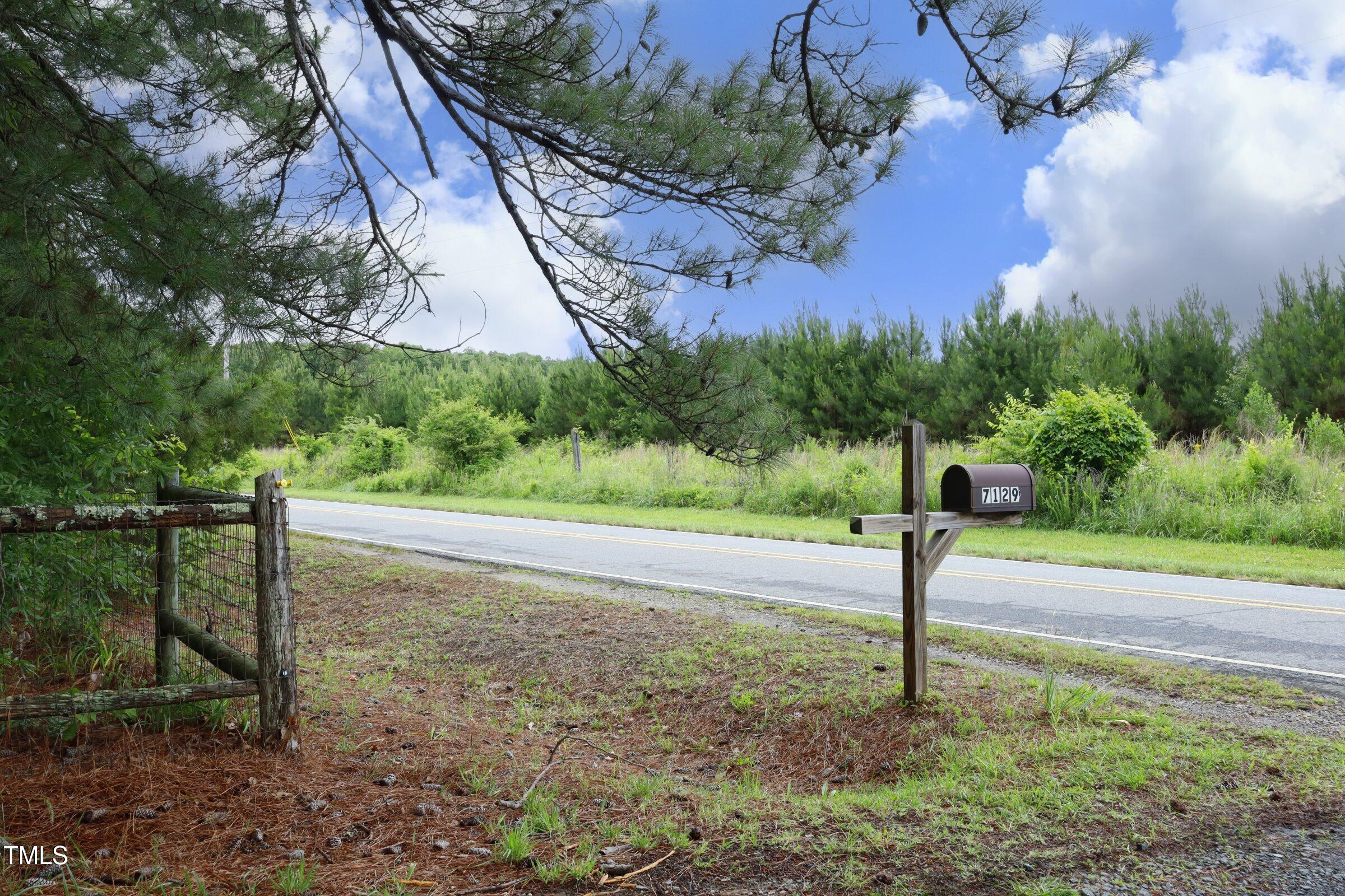 7129 Dexter Road Oxford, NC 27565 - Photo 4 of 85 70MailboxWithStreet