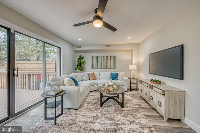 $419,900 | 261 Bishop Drive, Aston, PA 19014