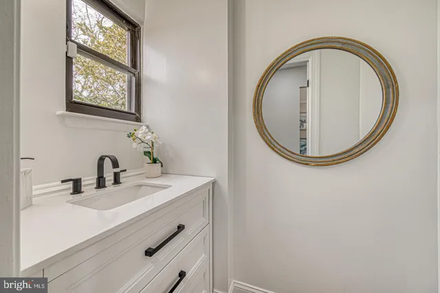 $419,900 | 261 Bishop Drive, Aston, PA 19014