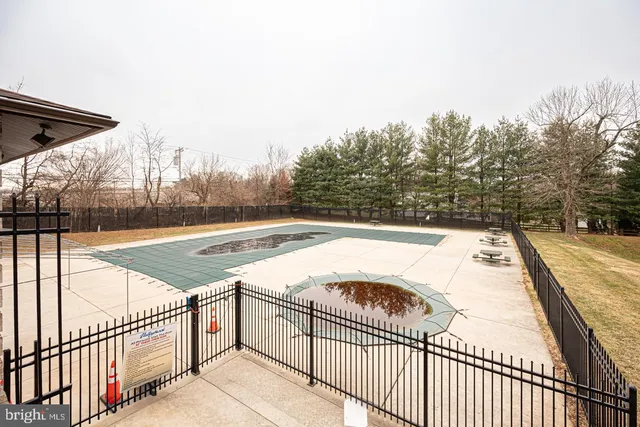 $419,900 | 261 Bishop Drive, Aston, PA 19014