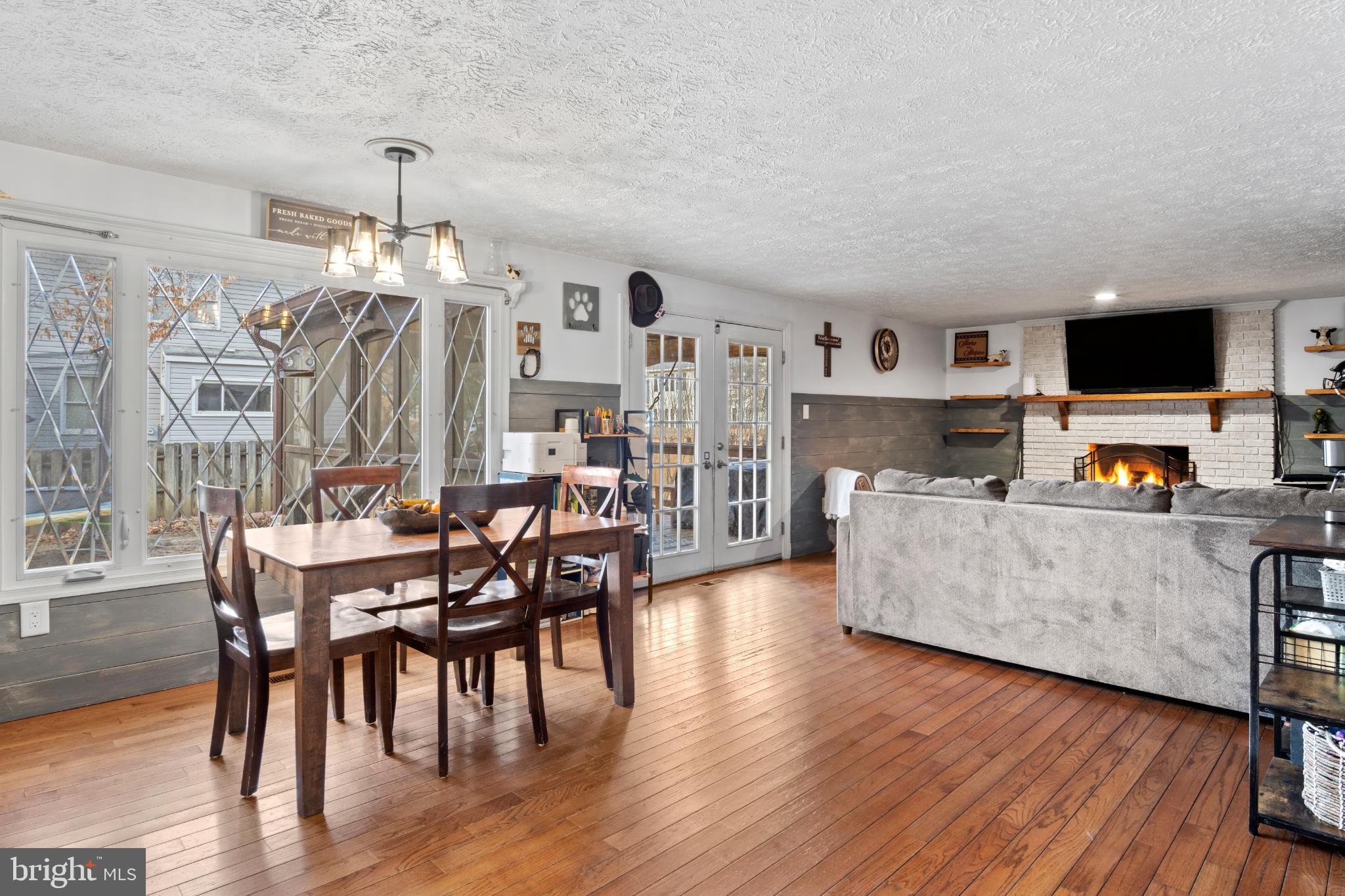 15500 Laurel Ridge Road Dumfries, VA 22025 - Photo 13 of 40 Inviting open space with warm wooden tones.