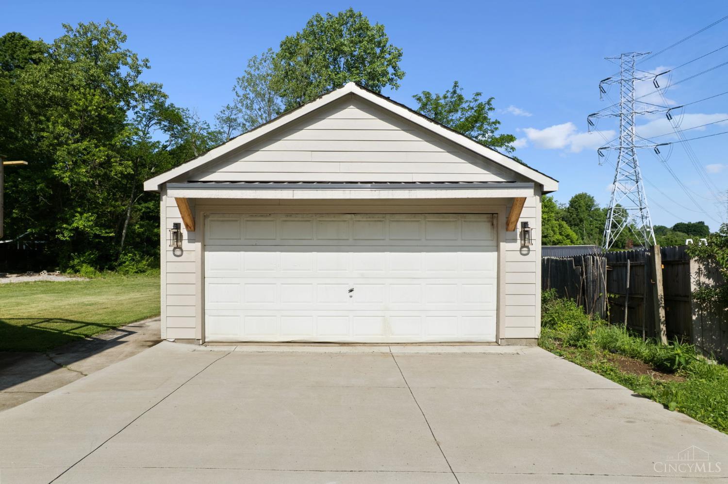 2183 8 Mile Road Cincinnati, OH 45244 - Photo 9 of 54