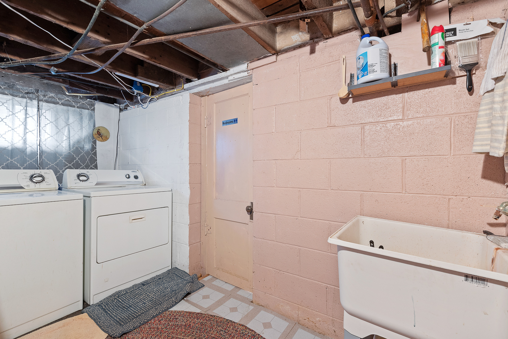 5714 East 3500S Road St. Anne, IL 60964 - Photo 23 of 35 a utility room with dryer and washer
