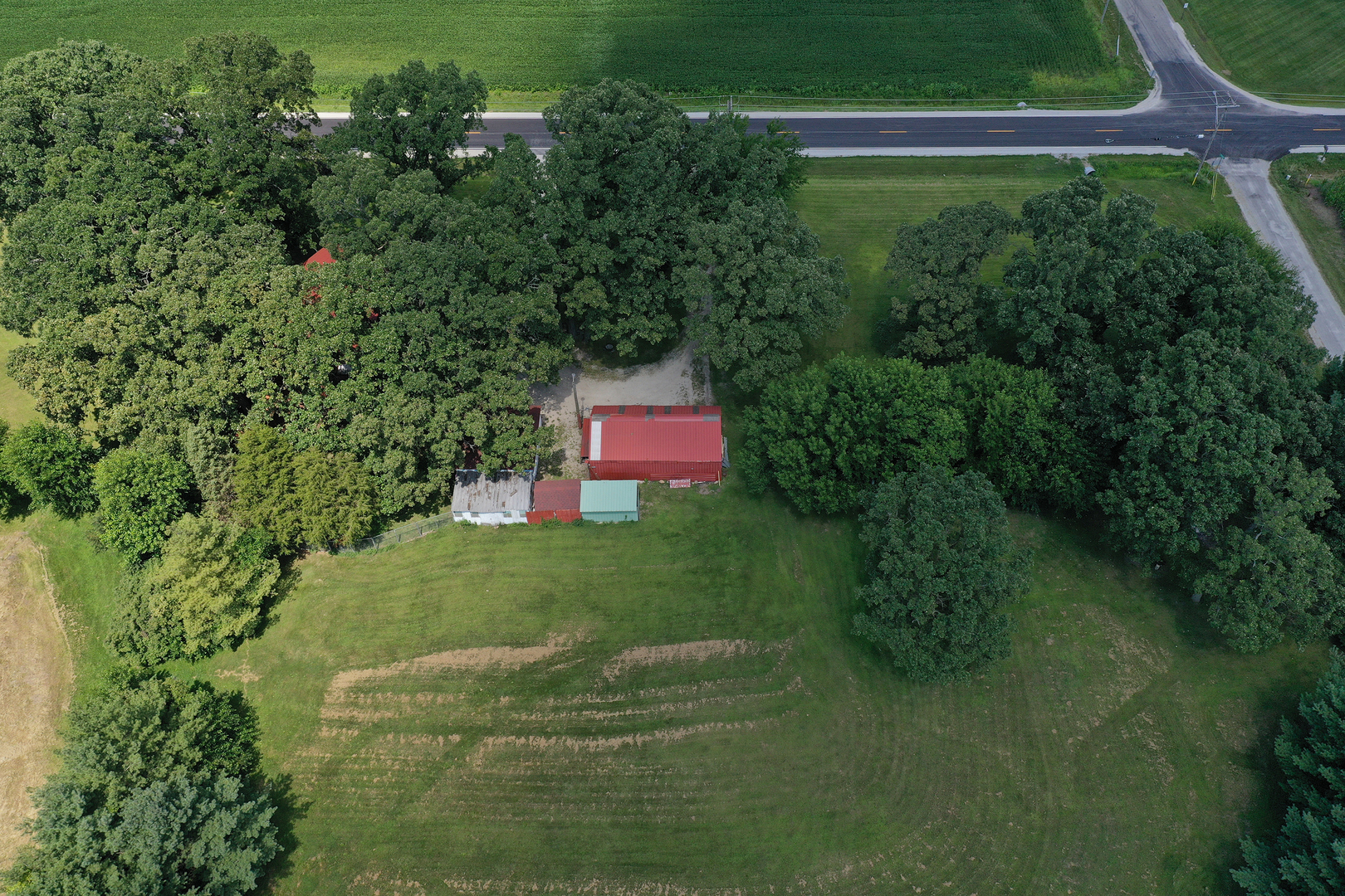 5714 East 3500S Road St. Anne, IL 60964 - Photo 5 of 35 a view of a yard