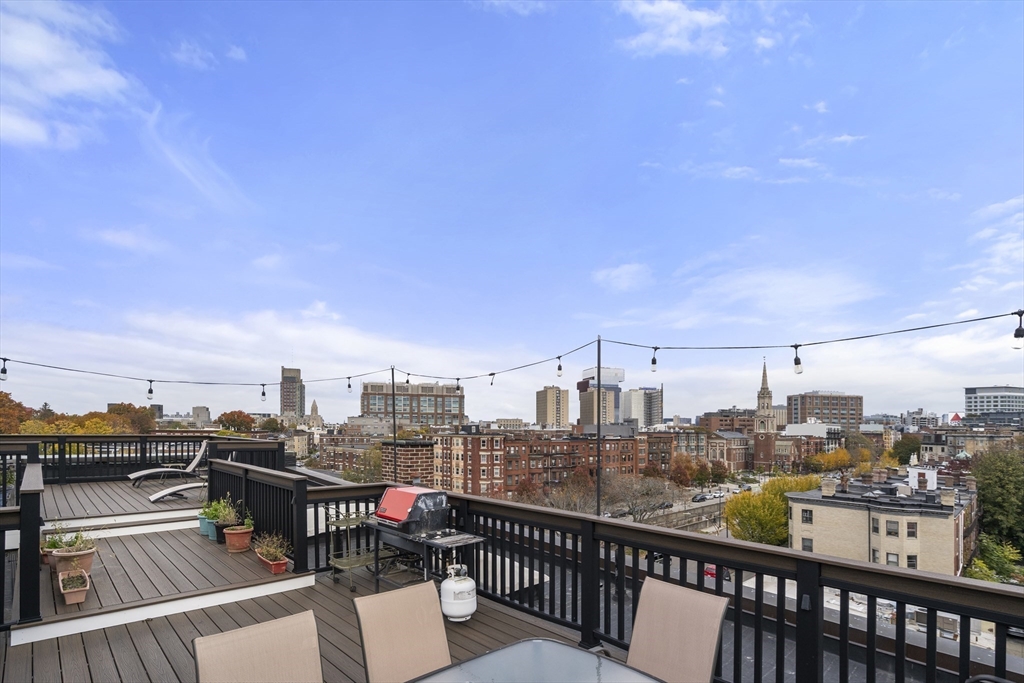 1011 Beacon Street, Unit 4 Brookline, MA 02446 - Photo 17 of 24