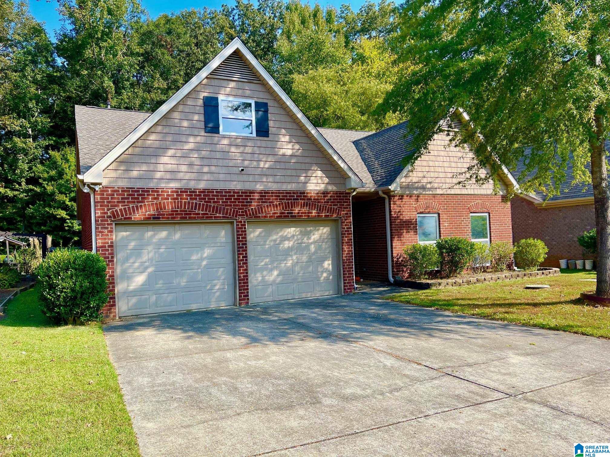 980 Valley Circle Leeds, AL 35094 - Photo 1 of 12