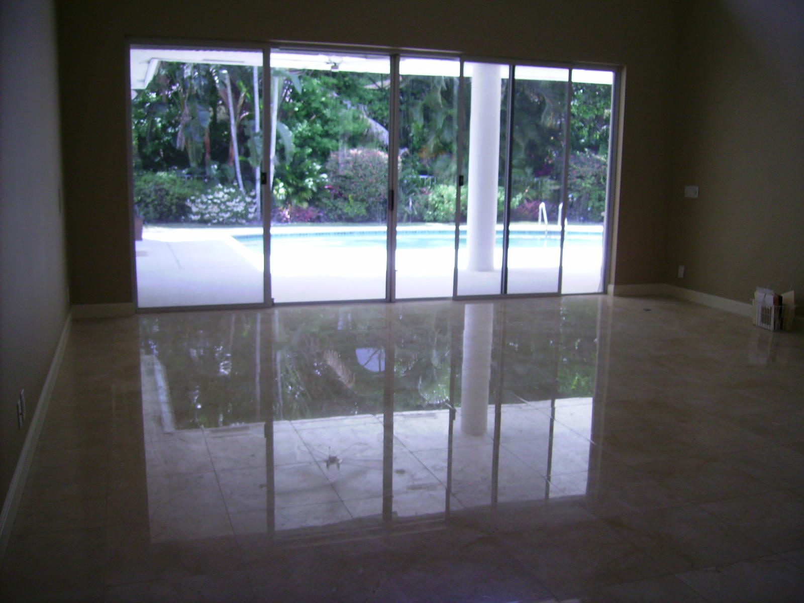 5831 Hamilton Way Boca Raton, FL 33496 - Photo 4 of 21 liv rm