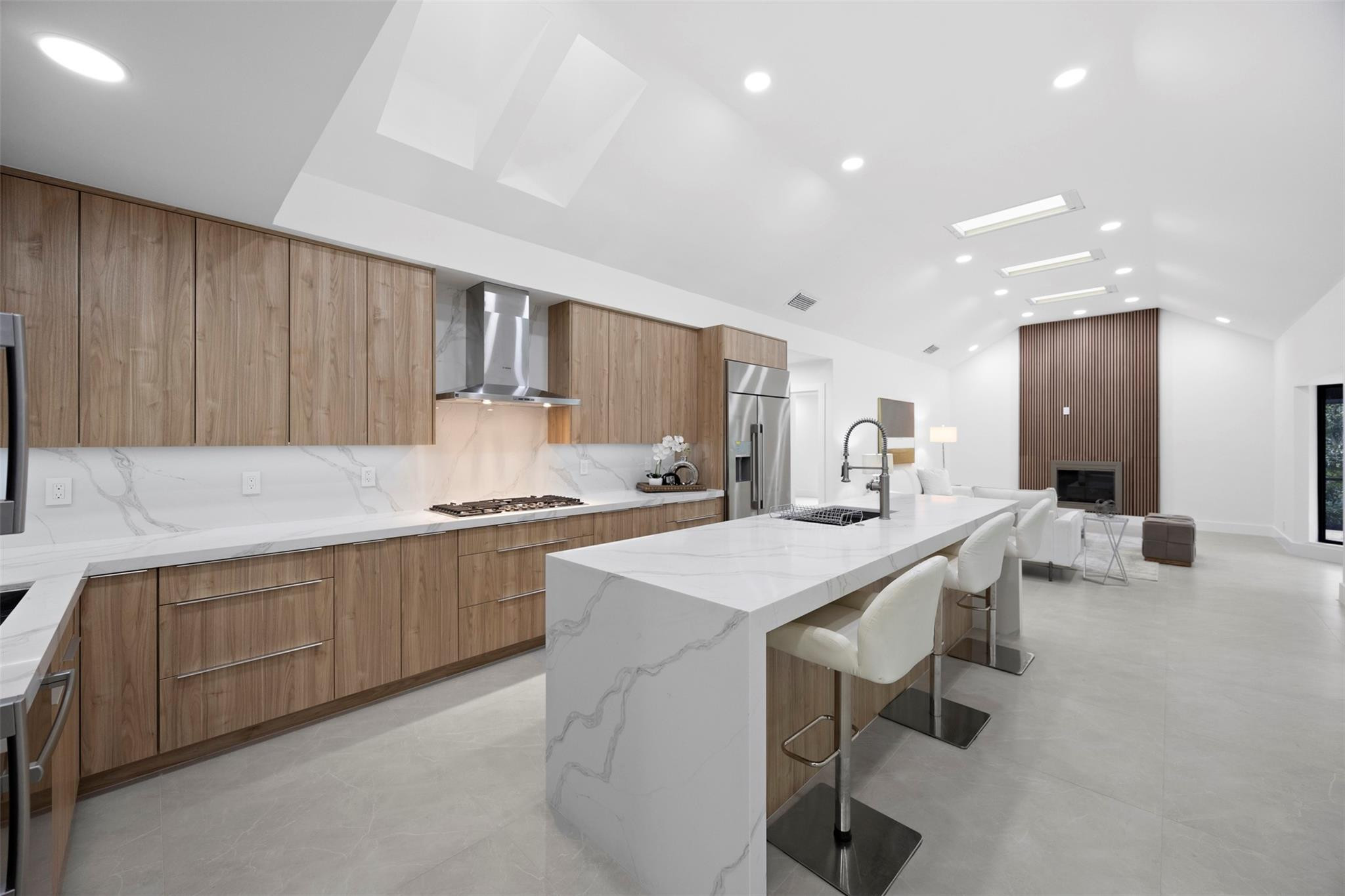 7571 Estrella Circle Boca Raton, FL 33433 - Photo 17 of 79 Natural Gas Chef's Kitchen