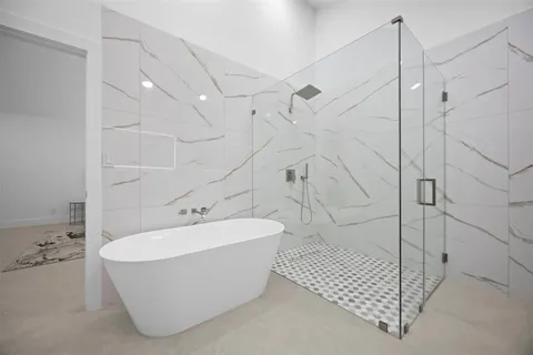 $2,400,000 | 7571 Estrella Circle, Boca Raton, FL 33433