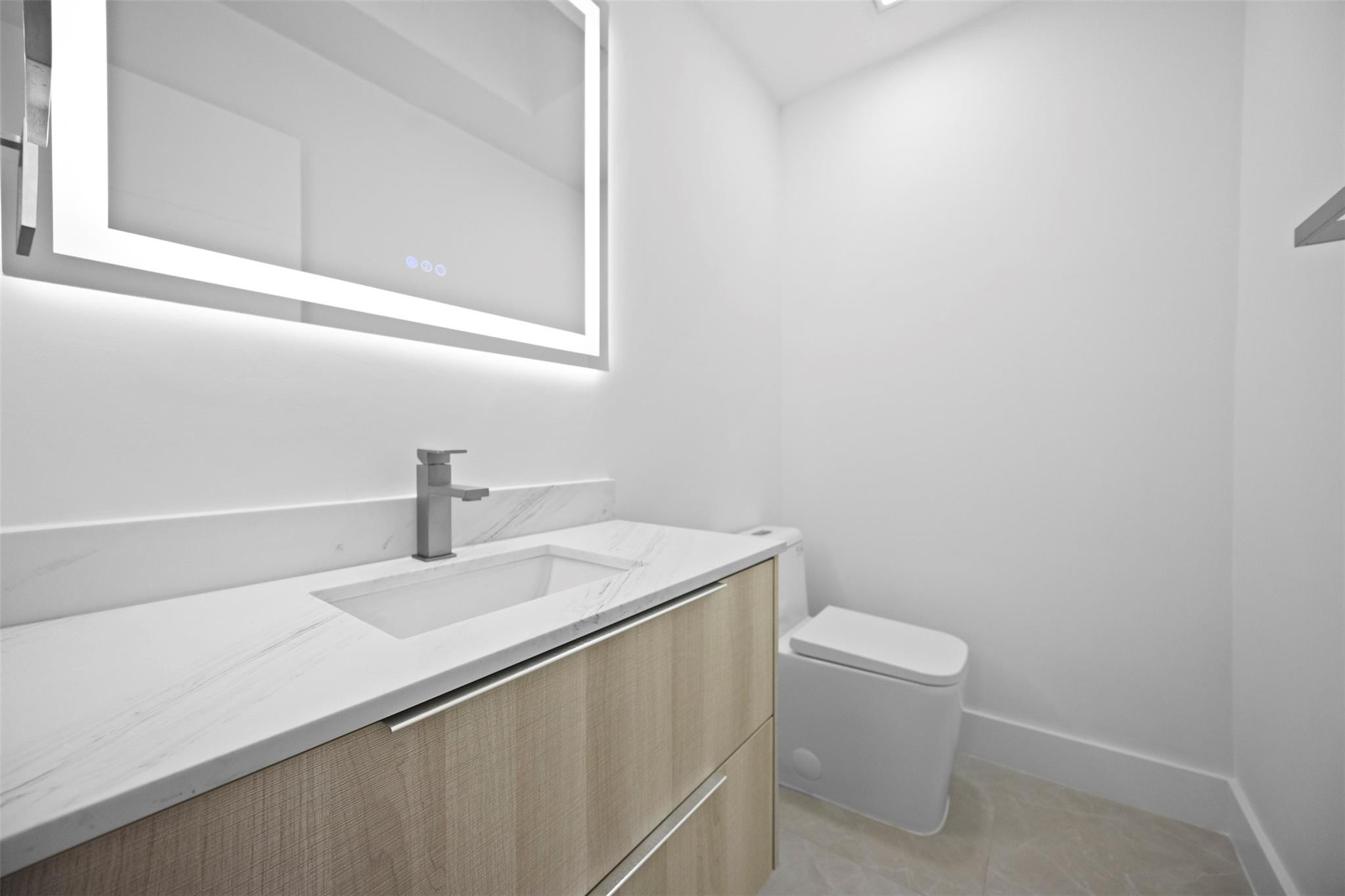 7571 Estrella Circle Boca Raton, FL 33433 - Photo 46 of 74 Half Bathroom