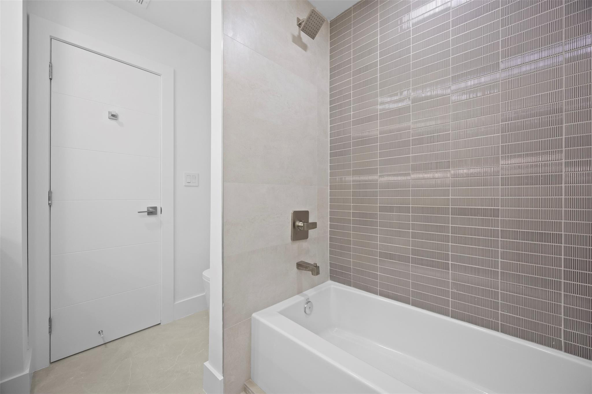 7571 Estrella Circle Boca Raton, FL 33433 - Photo 48 of 79 Bathroom 2