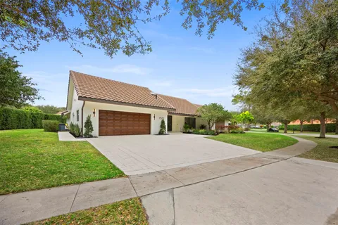 $2,400,000 | 7571 Estrella Circle, Boca Raton, FL 33433