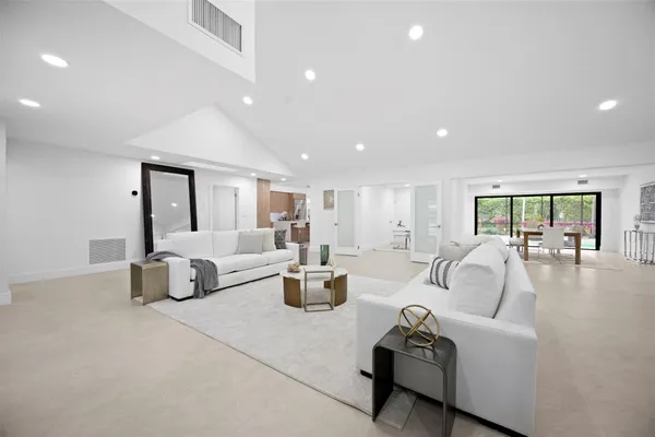 $2,385,000 | 7571 Estrella Circle, Boca Raton, FL 33433