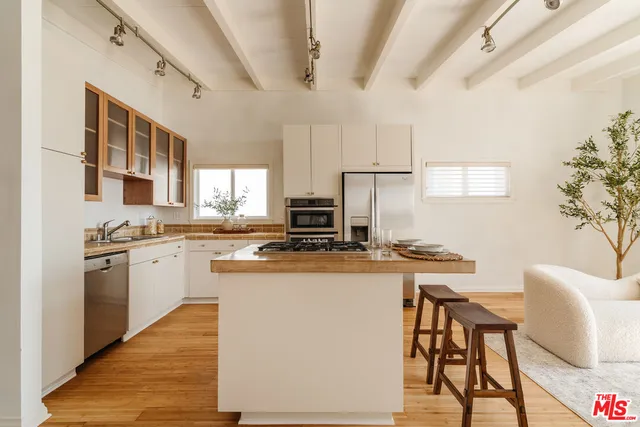 $4,595,000 | 6935 Trolleyway South, Playa del Rey, CA 90293