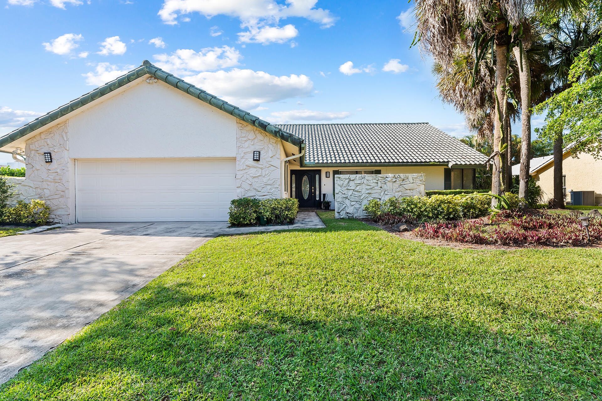 7587 Estrella Circle Boca Raton, FL 33433 - Photo 35 of 35 Front View