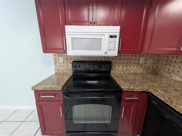 $1,750 | 2221 Northwest 59th Way, Unit 67C, Lauderhill, FL 33313