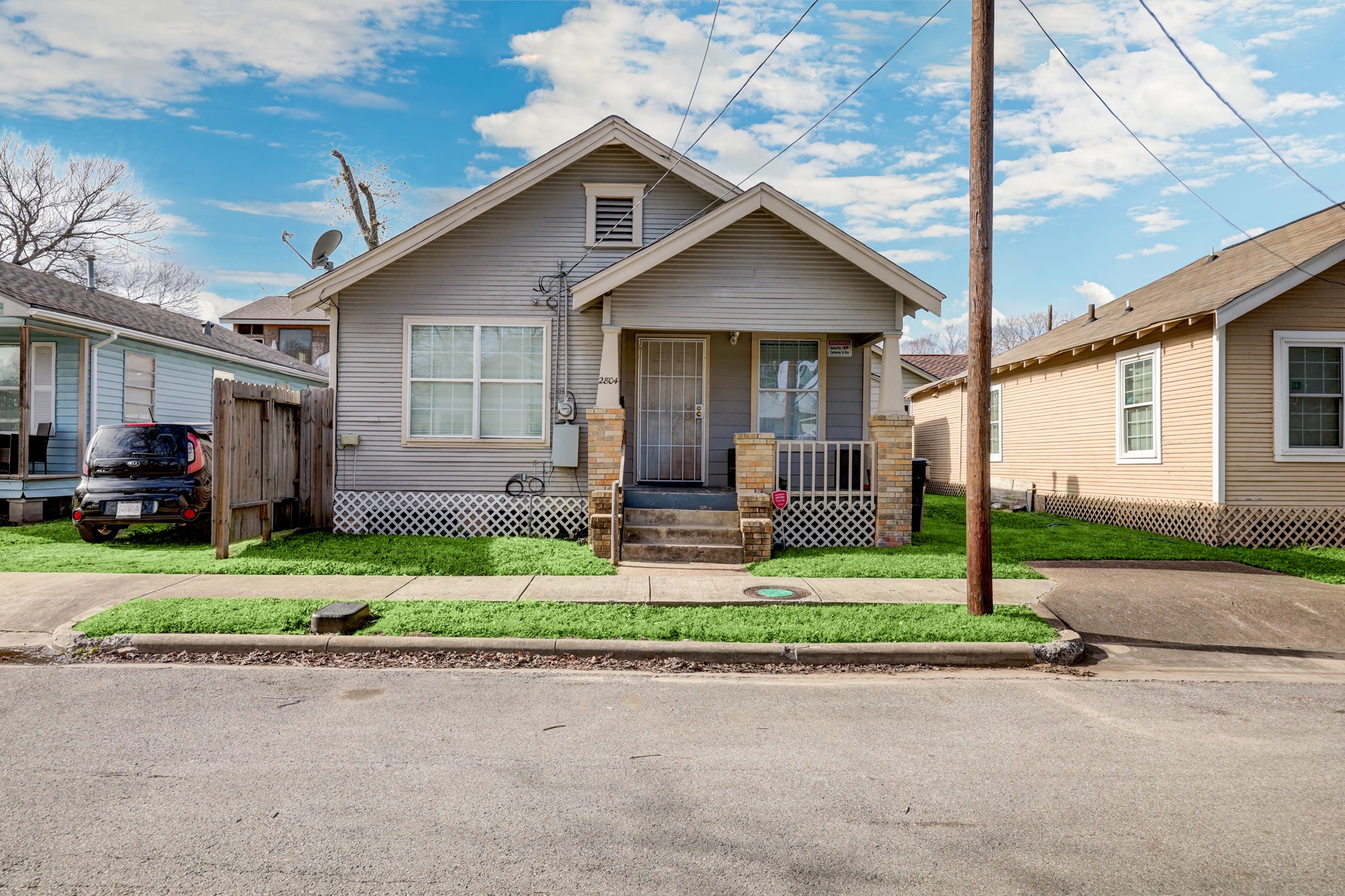2804 Nettleton Street Houston, TX 77004 - Photo 2 of 6 Property is tenant occupied.