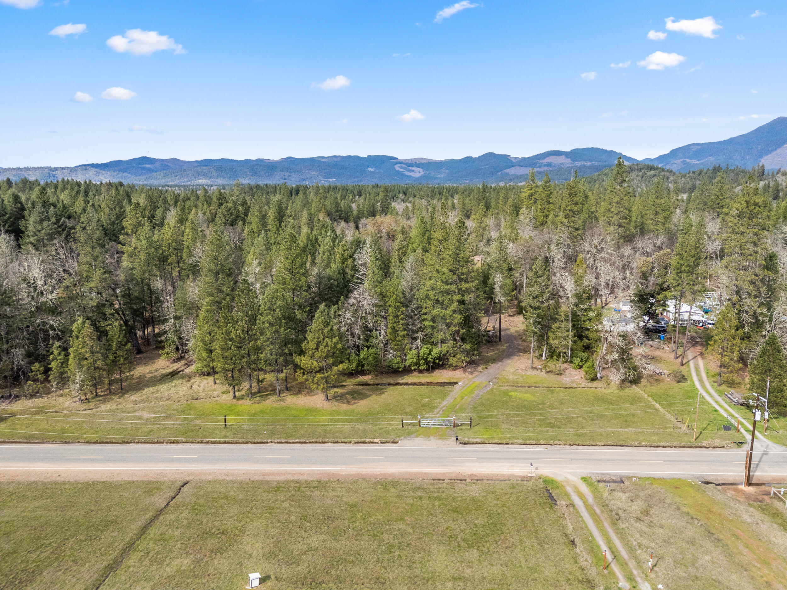 522 Jackadel Lane Cave Junction, OR 97523 - Photo 20 of 22 522 jackadel ln, cave junction, or 97523