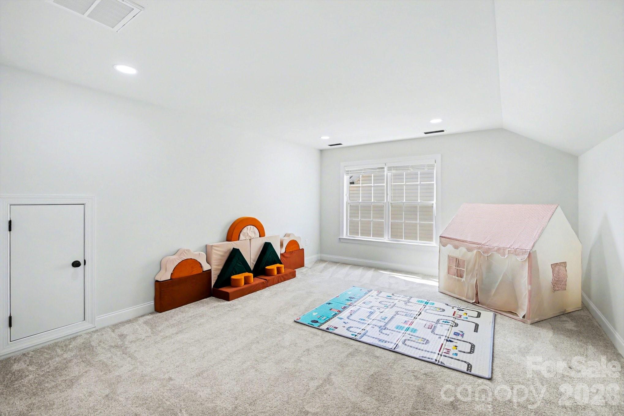 5305 Ridgefall Road Greensboro, NC 27410 - Photo 19 of 28