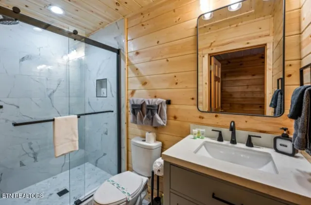 $874,999 | 315 Brown Wren Way, Gatlinburg, TN 37738