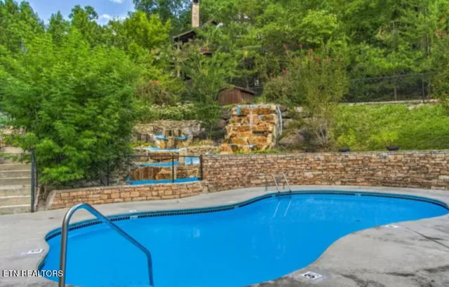 $874,999 | 315 Brown Wren Way, Gatlinburg, TN 37738