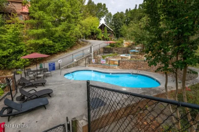 $874,999 | 315 Brown Wren Way, Gatlinburg, TN 37738