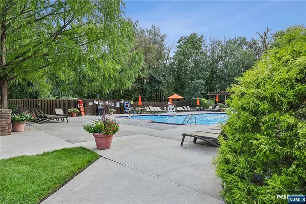 $779,000 | 84 Windsor Circle, Unit 84C, Washington Township, NJ 07676