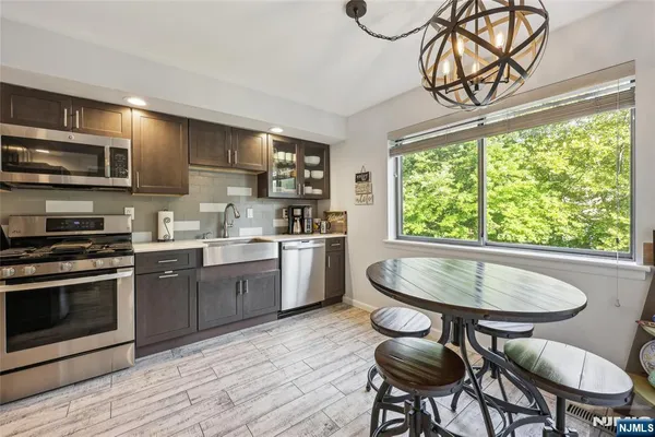 $779,000 | 84 Windsor Circle, Unit 84C, Washington Township, NJ 07676