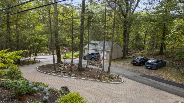 $995,000 | 68 High Point Road, Bloomingdale, NJ 07403