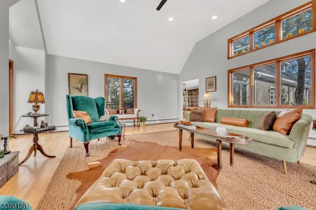 $995,000 | 68 High Point Road, Bloomingdale, NJ 07403