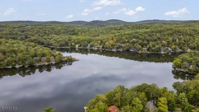 $995,000 | 68 High Point Road, Bloomingdale, NJ 07403