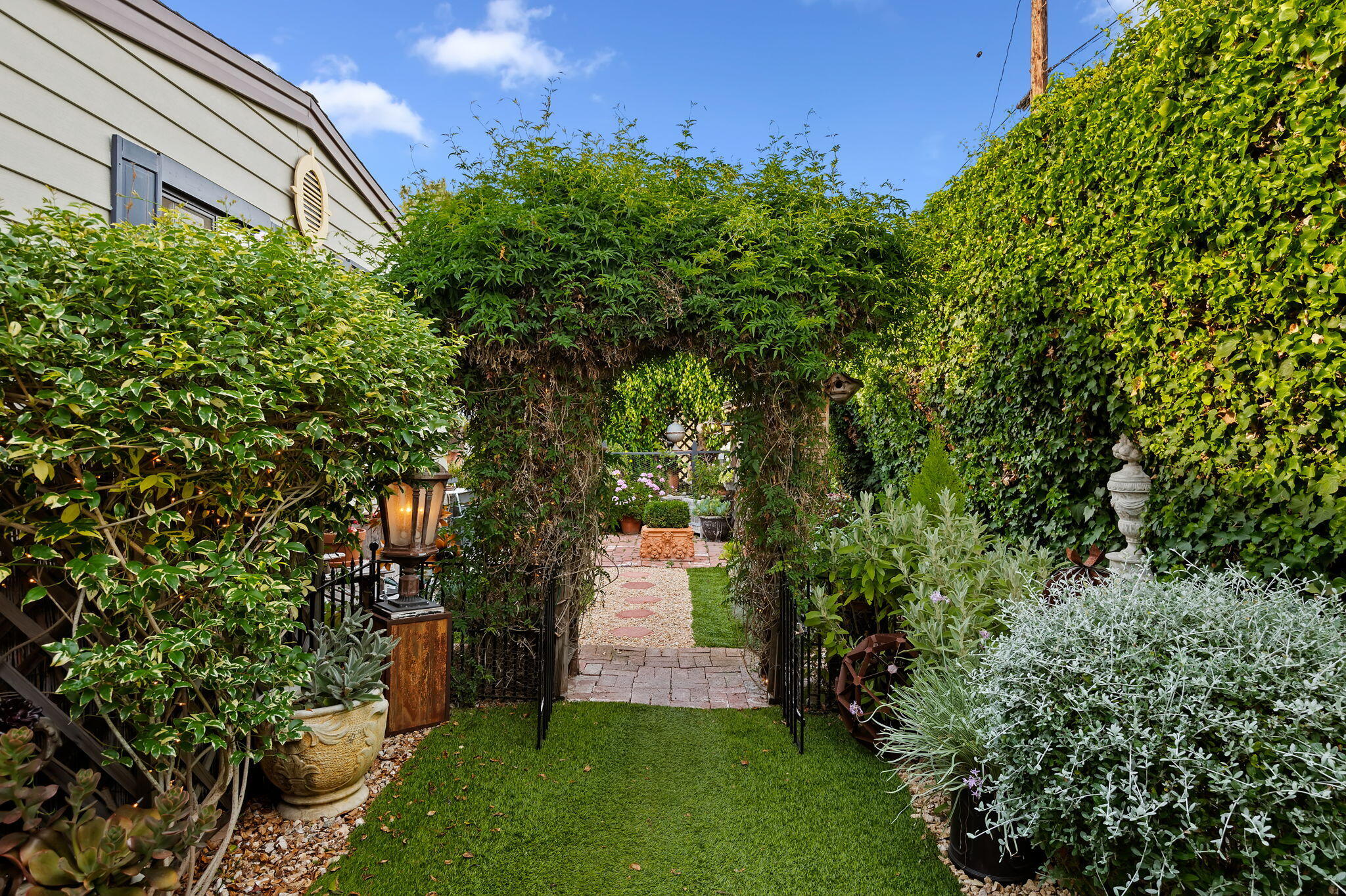 340 Old Mill Road, Unit 26 Santa Barbara, CA 93110 - Photo 22 of 31 a view of a back yard