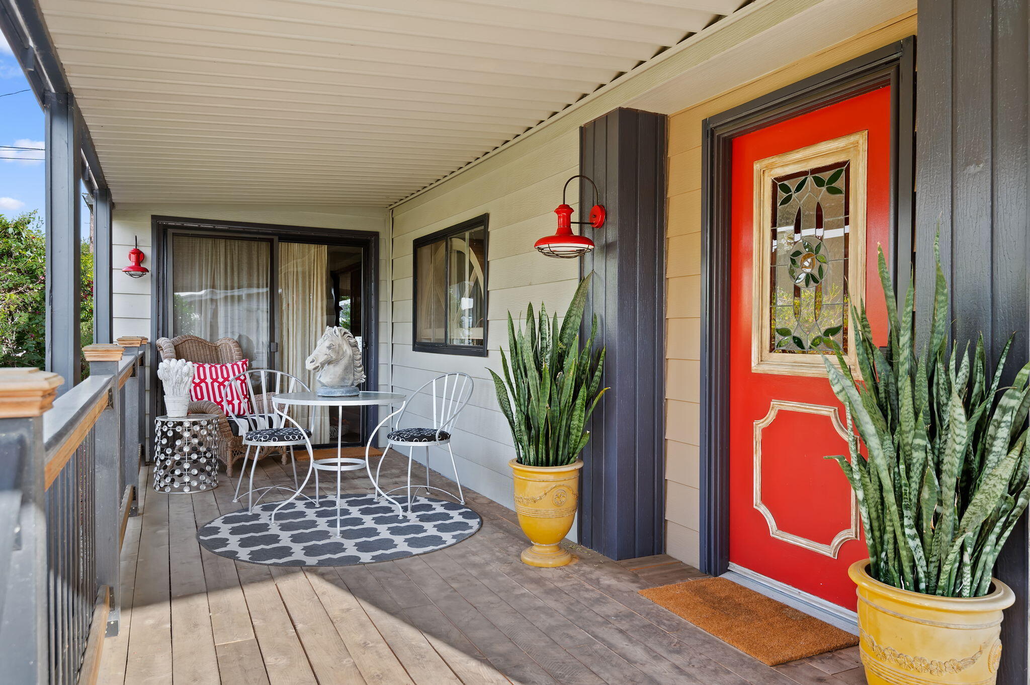 340 Old Mill Road, Unit 26 Santa Barbara, CA 93110 - Photo 4 of 31 a dining room with furniture and a potted plant
