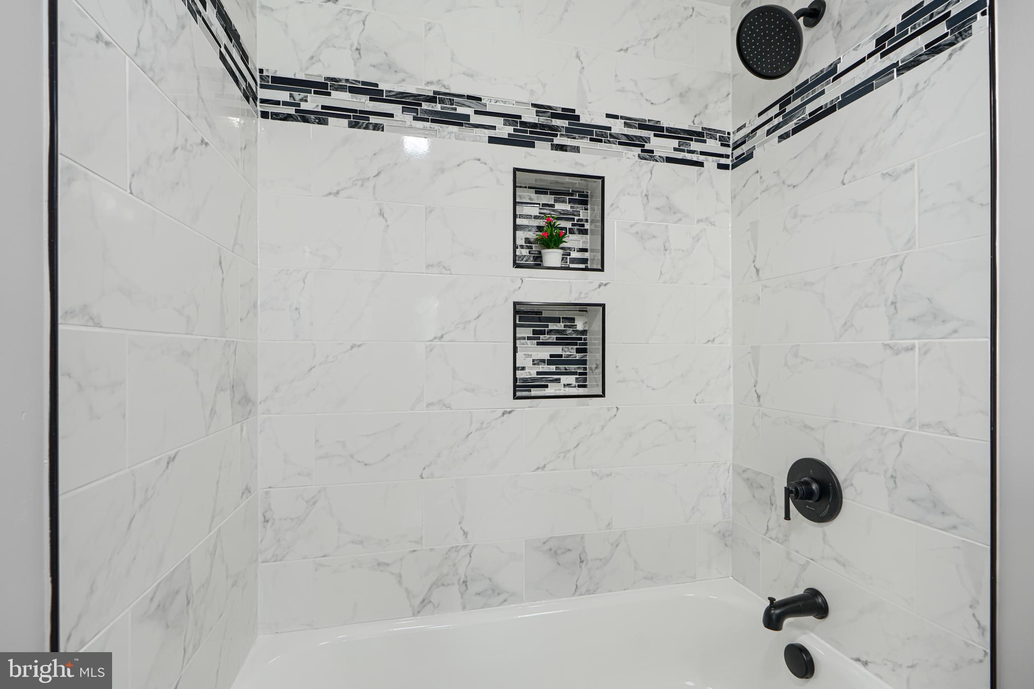 3613 4th Street Baltimore, MD 21225 - Photo 14 of 30 Full bath #1-Upper Level