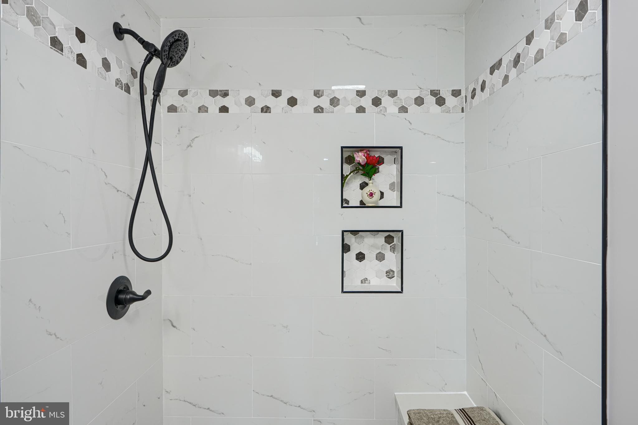 3613 4th Street Baltimore, MD 21225 - Photo 20 of 30 Full bath #2 w/ Walk-In Shower-Upper Level