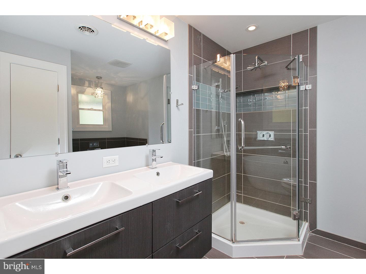200 East Lake Road Pilesgrove, NJ 08098 - Photo 11 of 18