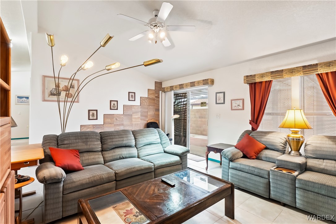 2540 Logan Road Fort Mohave, AZ 86426 - Photo 14 of 41 Living Room