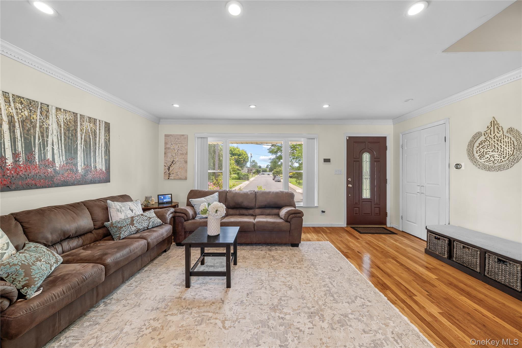 16 Cumberland Road Jericho, NY 11753 - Photo 6 of 44